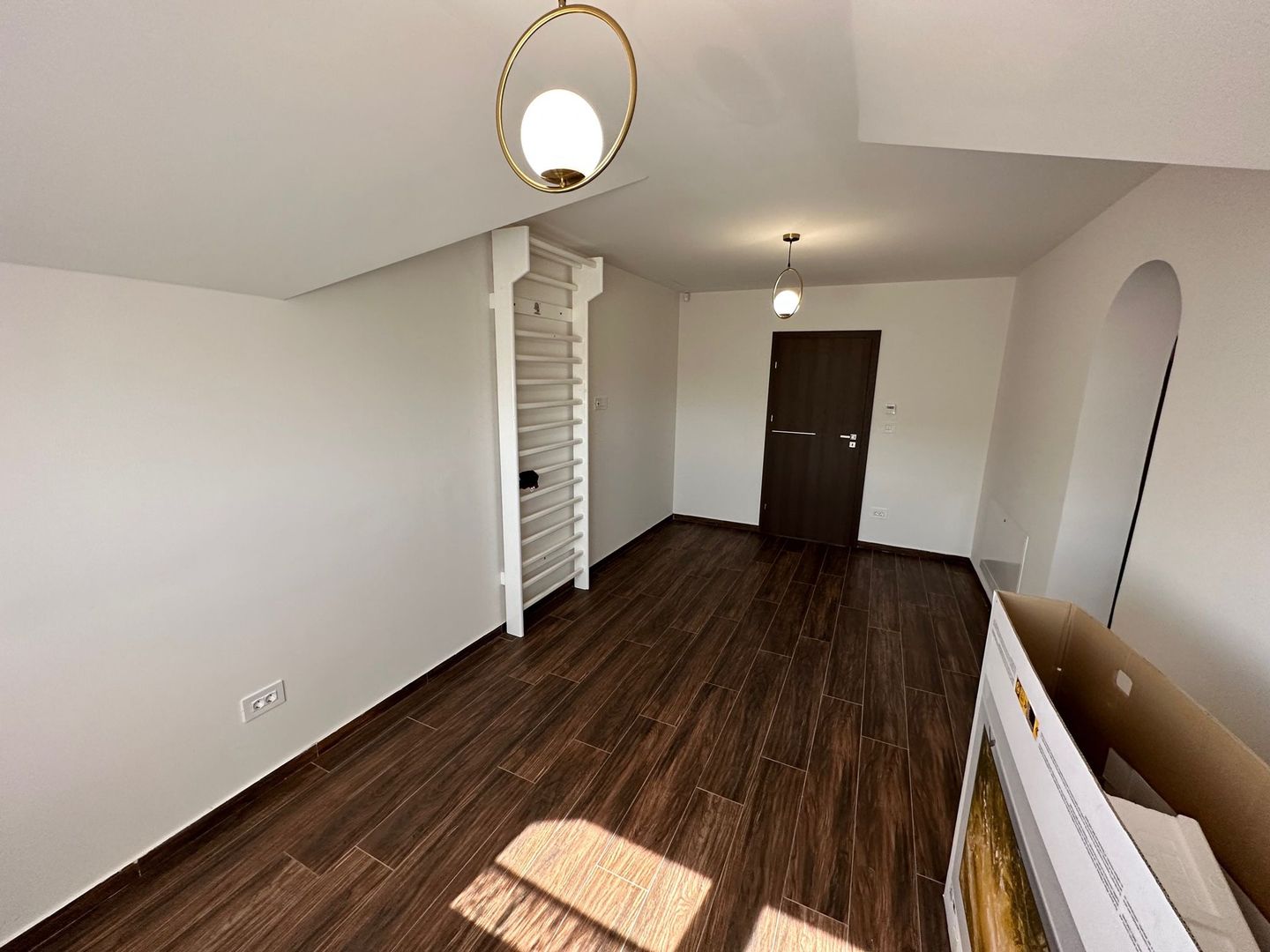 CASA EXCEPTIONALA CU LIVADA PROPRIE - Poză 34