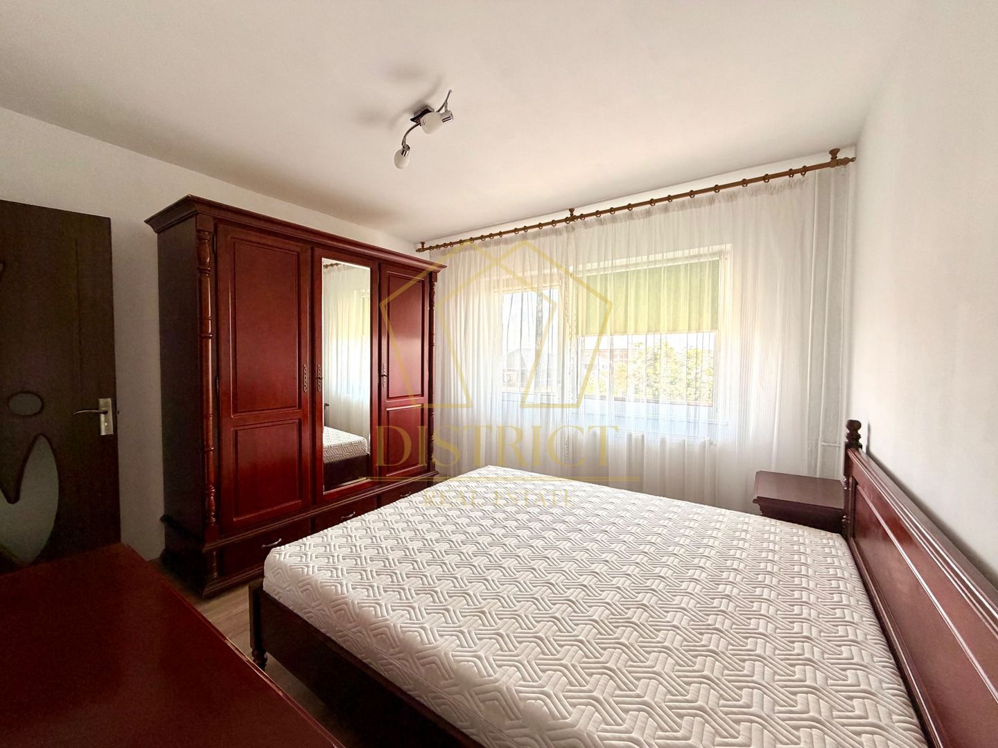 Apartament decomandat cu 2 camere | Steaua - Poză 5
