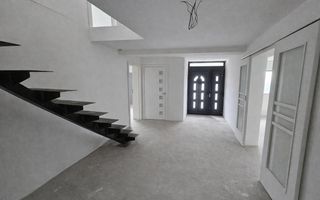 Vila Tătărani - 280 mp utili - 500 mp Teren - 8 Camere + 4 Băi - Poză 3