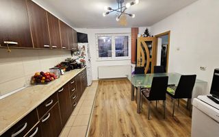 Casa cu doua corpuri, 5 camere, 1580 mp teren, Dealul Furcilor - Poză 9