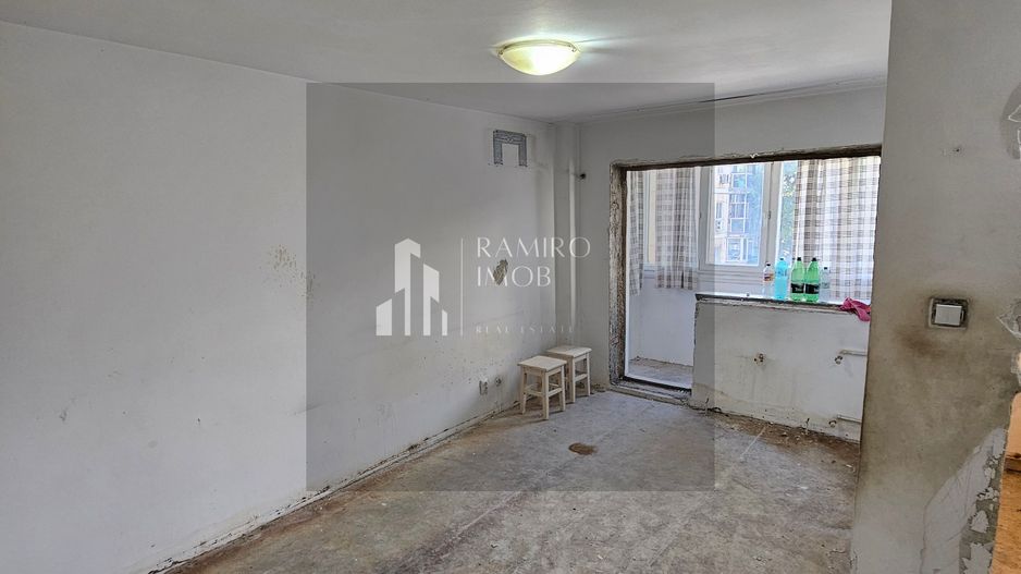 Garsonieră | 34 mp | Etaj 2| An constructie 1978/Metrou la 5 minute - Poză 5
