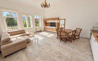 Apartament cu 3 camere și curte privată | Parcul central | Parcare - Poză 1