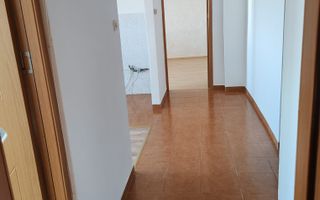 De vanzare apartament cu 3 camere, zona Aleea Nucului - Poză 1