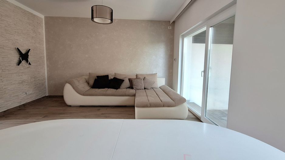 Locuinta insiruita cu 3 camere in Dumbravita - Poză 6