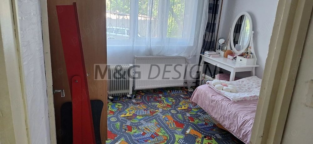 3 camere decomandat parter Lipovei - Poză 2