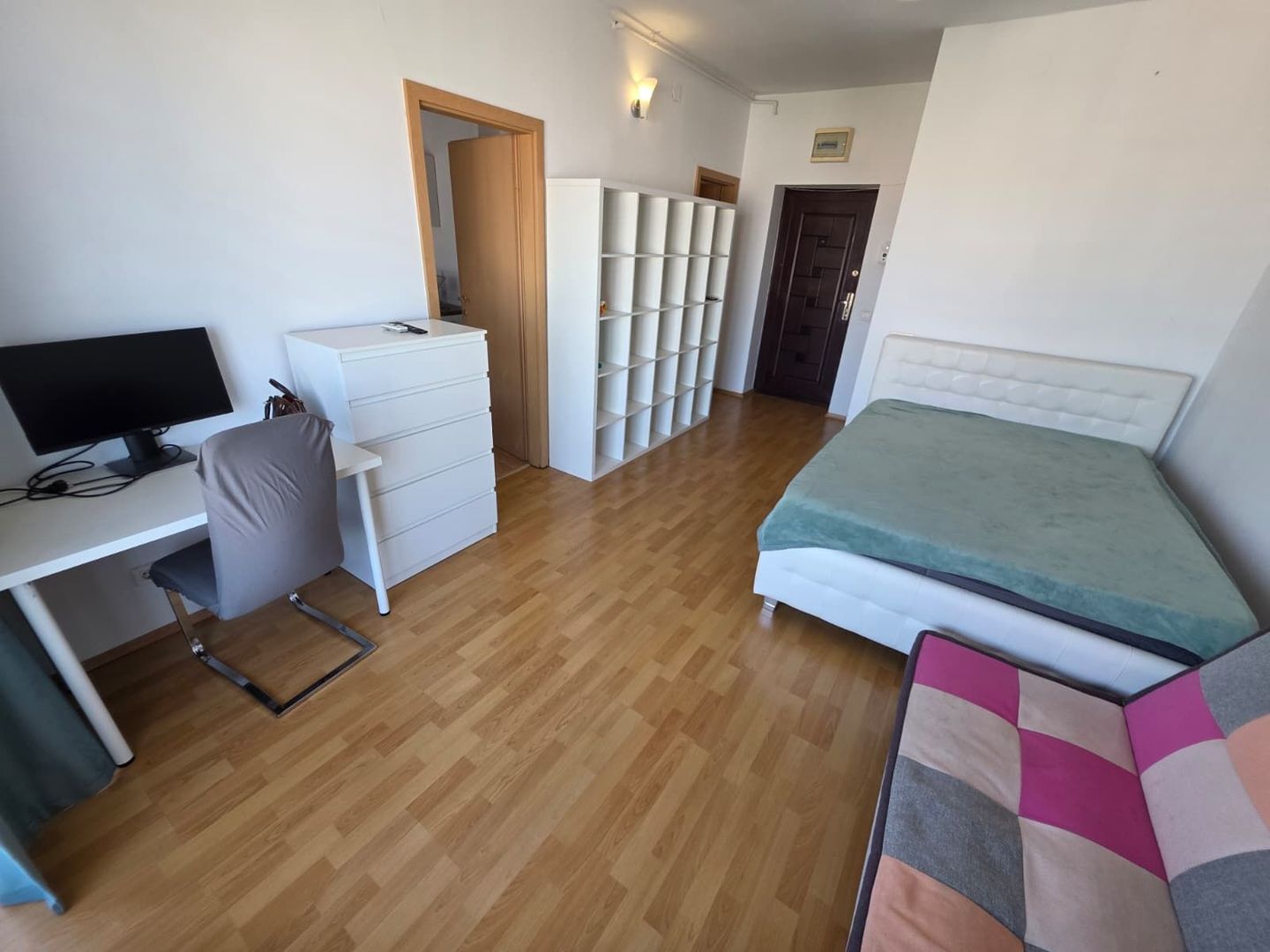 GARSONIERA RASARIT DE SOARE, BUCATARIE INCHISA, METROU, COMISION 0% - Poză 1