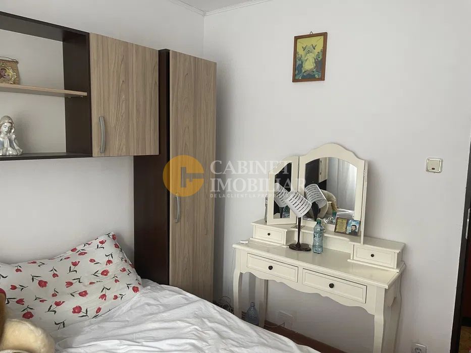 Apartament 3 Camere - 70 mp - Etaj intermediar -  Zona Alexandru Cel Bun - Poză 3