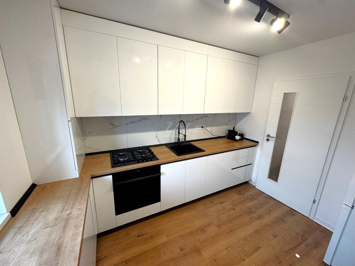 Cartierul Planetelor-Asfalt. Decomandat. Clima. Spatiu de depozitare. - Poză 4