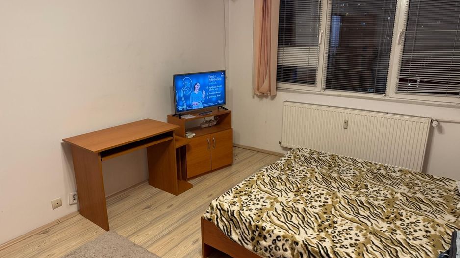 OFERTĂ! Apartament 2 camere decomandat, etaj 4, renovat, metrou 1 Decembrie 1918 - Poză 1