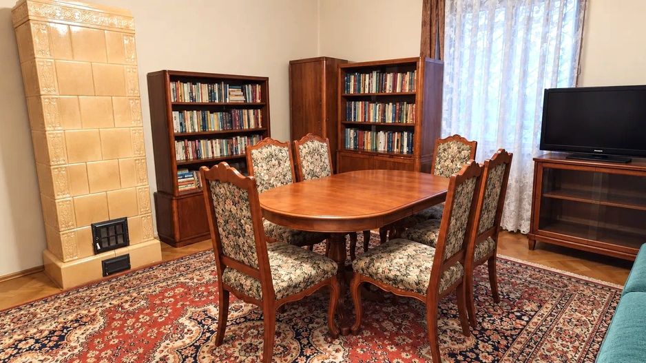 Apartament la casă cu curte proprie în zonă exclusivistă Sub Arini - Poză 4