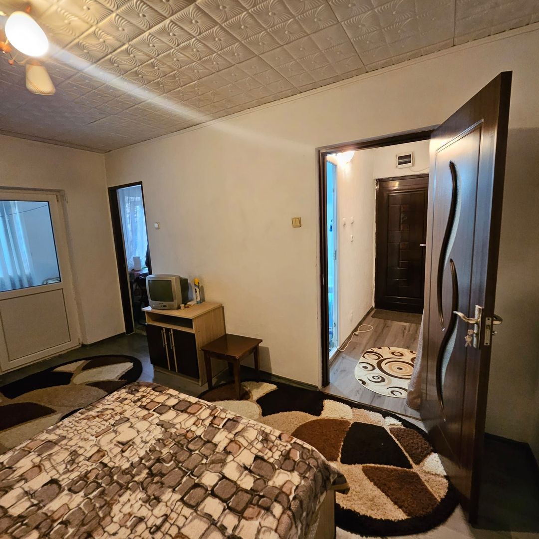 vand garsoniera zona Crihala, etaj 1 - Poză 4