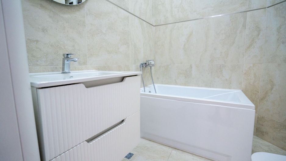 Apartament cu 2 camere, casă la curte comună – Central, Oradea - Poză 16