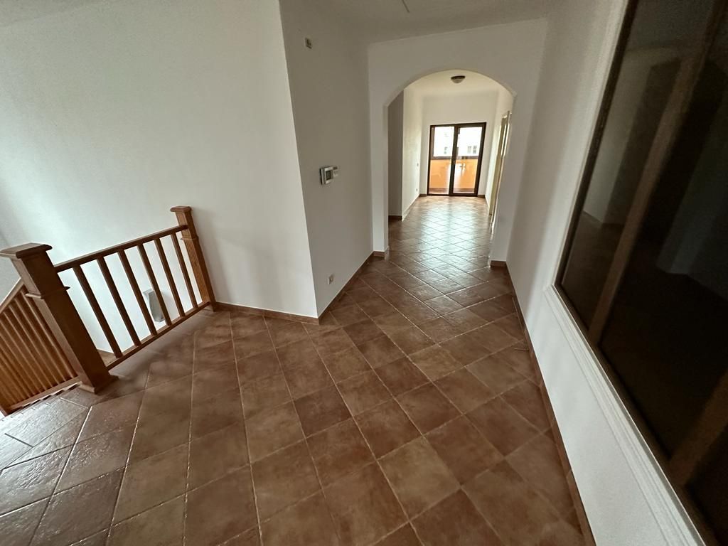 VILA  - ARADULUI. -British - Poză 45