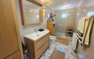 1/2 Duplex mobilat, utilat, 3 camere, 323 mp teren, Cetate, zona Schit - Poză 12