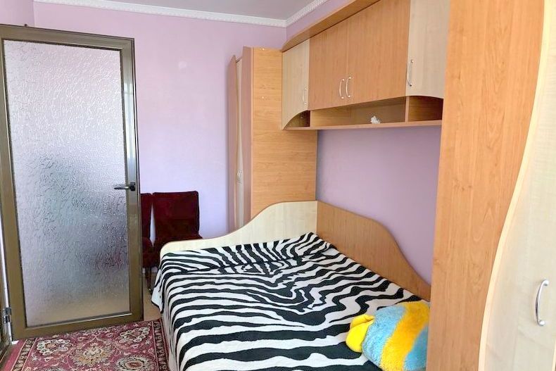 De vanzare apartament cu 3 camere, micro 38, et. 3, 63.000 euro - Poză 4