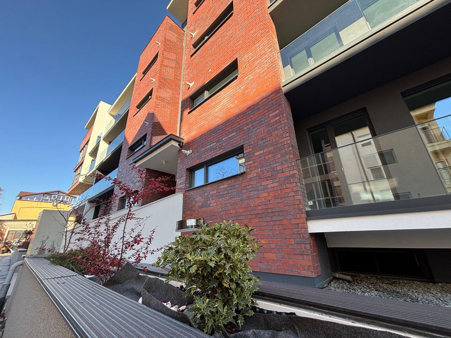 Apartament PREMIUM 3 camere cu GARAJ si boxa - zona Centrala - Poză 24