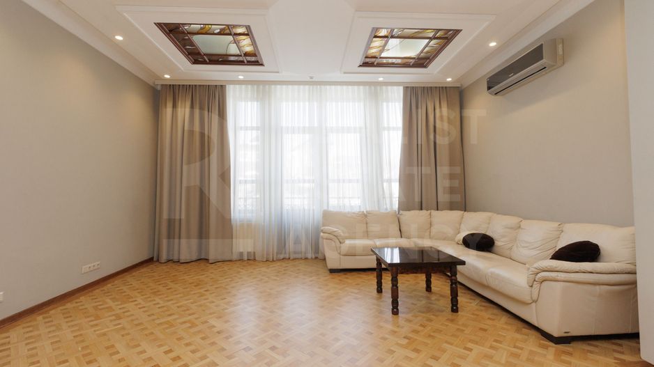 Chirie, casă, 3 nivele, strada Frumoasa, Centru - Poză 14