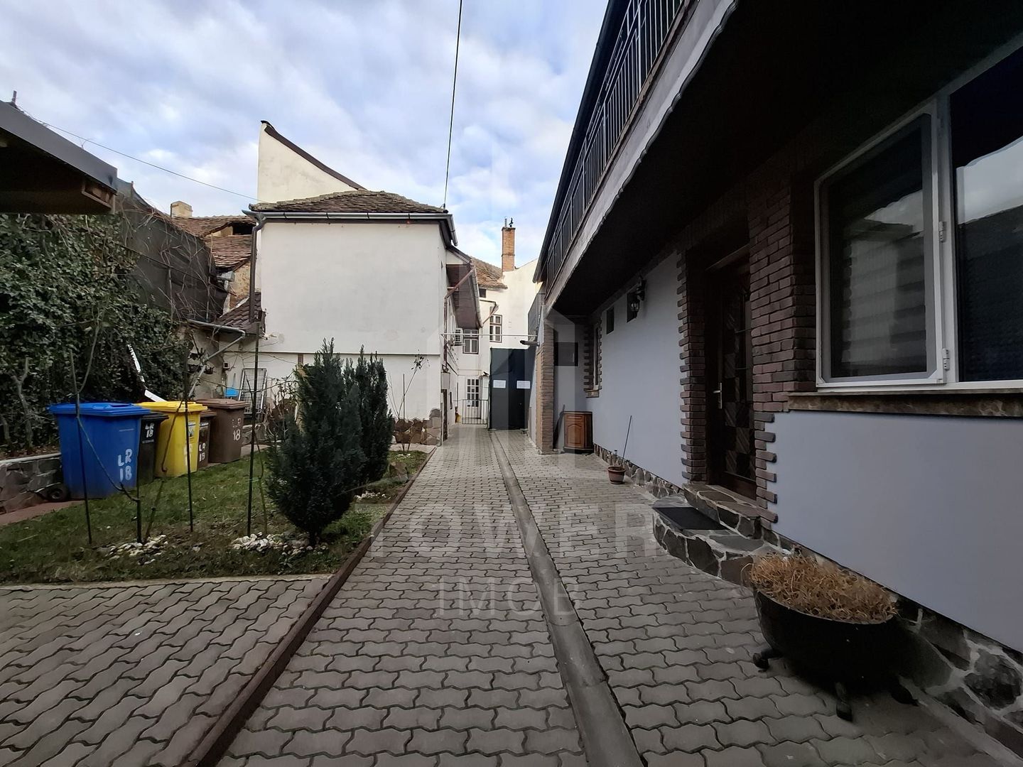 De vânzare teren cu proiect de reconstrucție apartament – zonă centrală - Poză 5