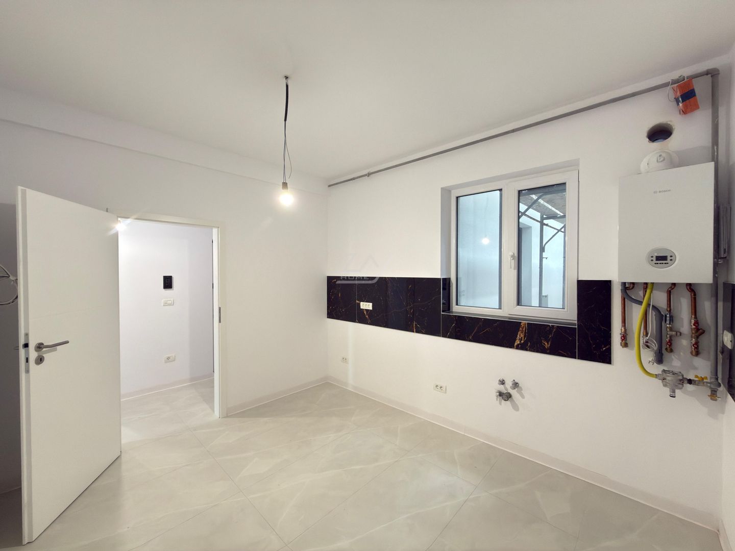 Decomandat. Loc de parcare. Spatiu depozitare pod. - Poză 3