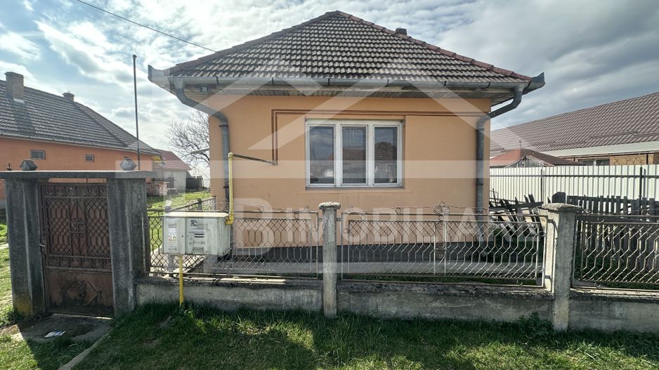 Casa individuala de vanzare, 107mp, 645mp teren, Zona Santana de Mures - Poză 1