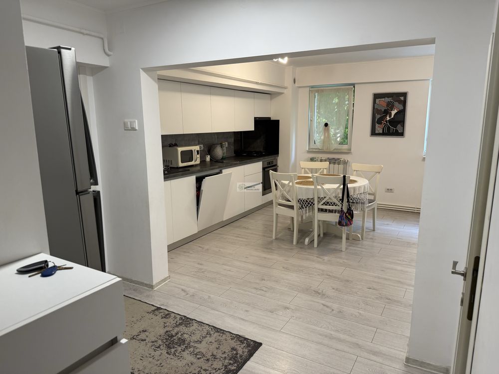 Apartament 3 camere/70 mp/etaj 3/Focsani /Polivalenta - Poză 1