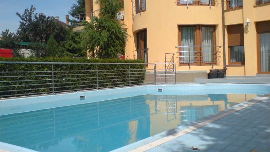 ageuropa.ro vinde casa 16 camere teren 1500mp in zona ULTRACENTRALA. - Poză 1