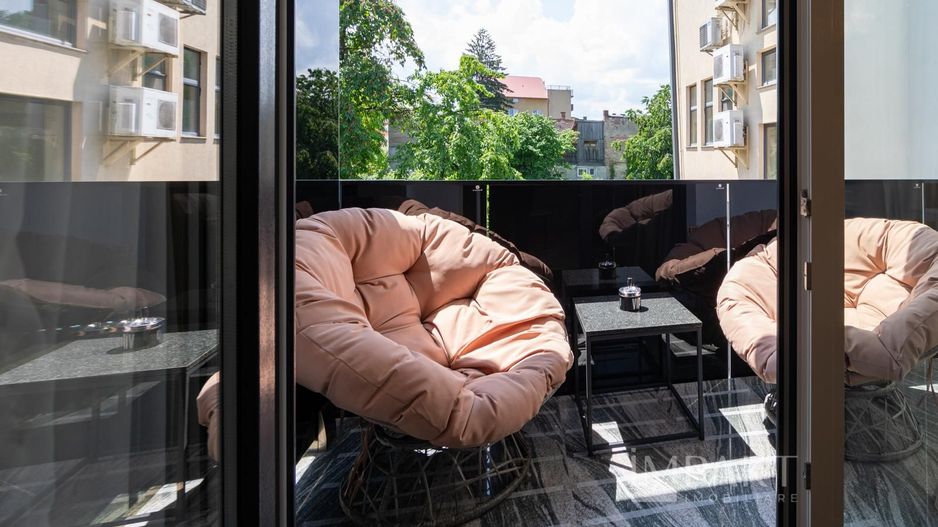 Apartamentcu 2 camere finisat lux in zona centrala - Poză 13