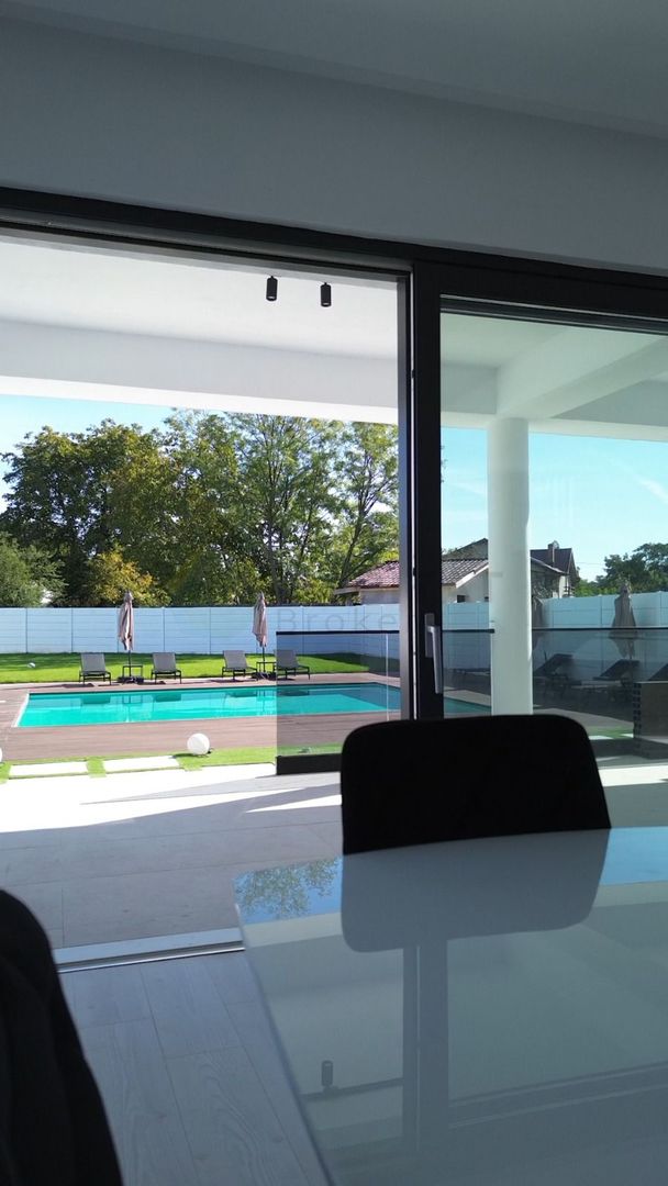 CASĂ DE LUX ÎN ȘTEFĂNEȘTII DE JOS / PISCINA / TEREM 1140 MP - Poză 7
