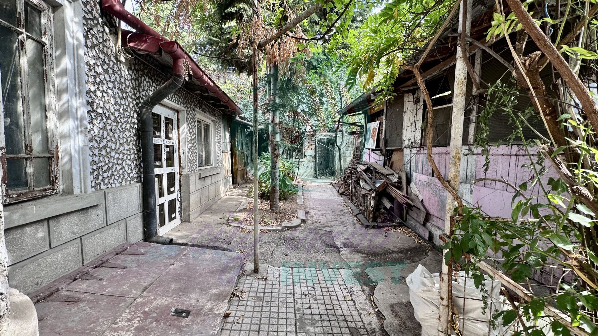 Casa cu teren de 342 in zona Unirii-Calea Calarasilor - Poză 5