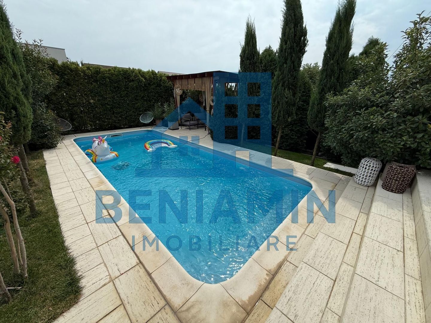 Vila ultramoderna Consul cu piscina si design impresionant - Poză 14