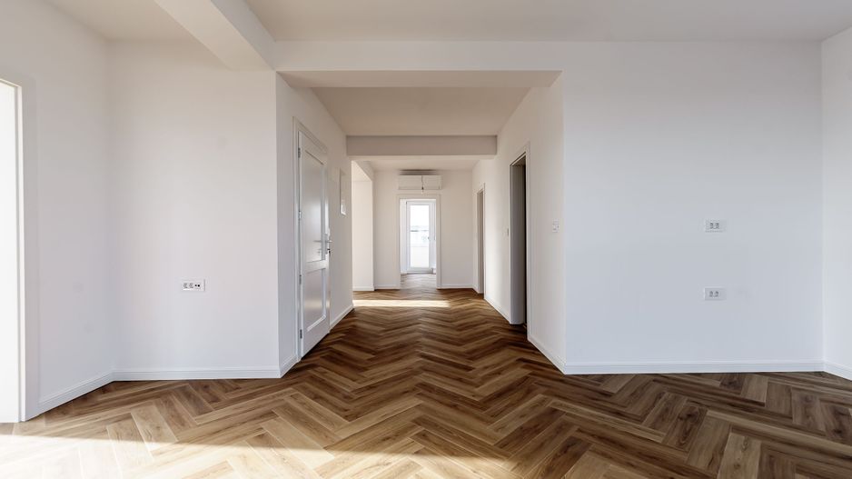 Clădire nouă P+2 cu showroom și birouri în Arad - Poză 6