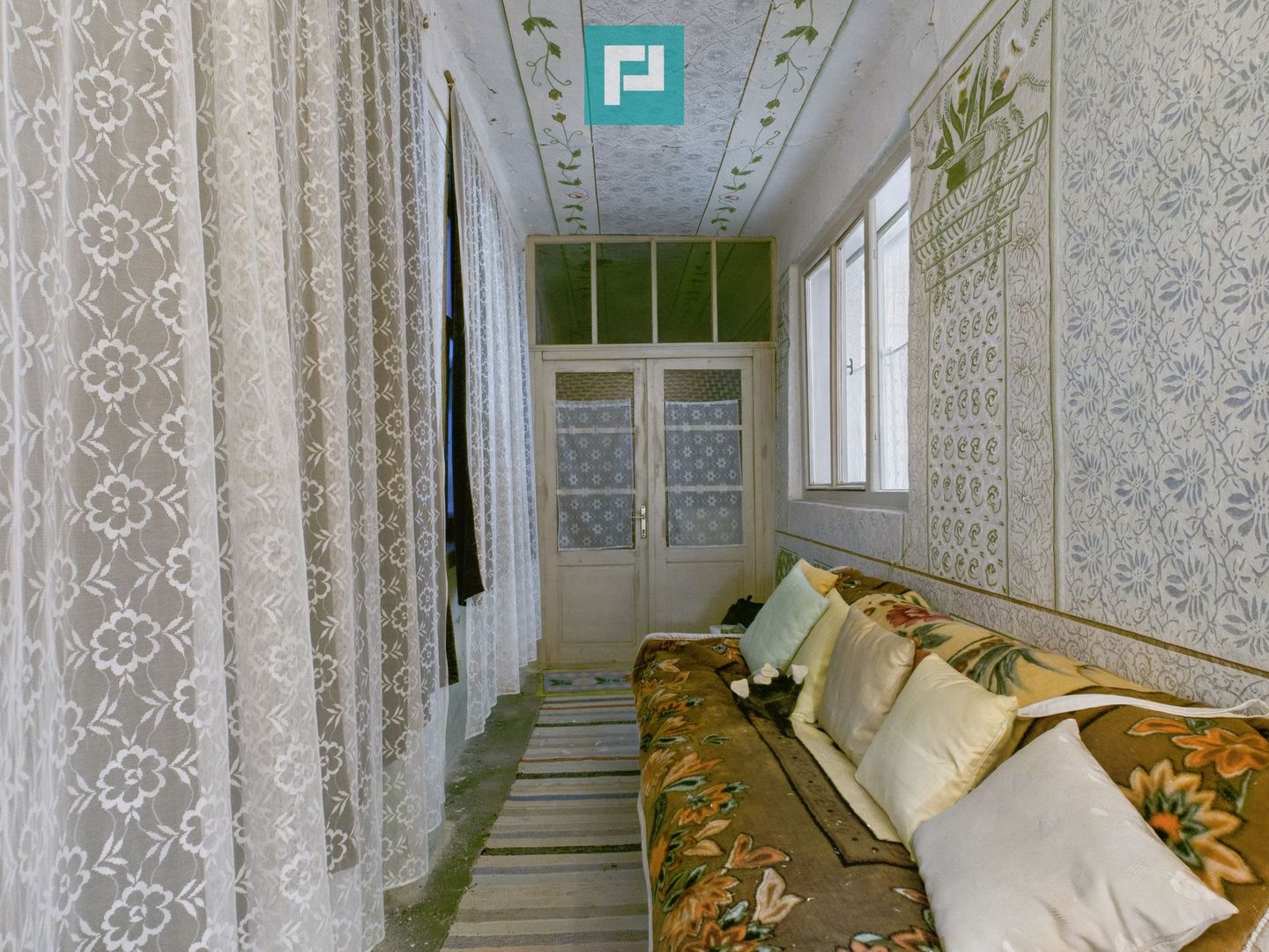 Casă  cu 2 corpuri total 4 camere în Nădab - Poză 3