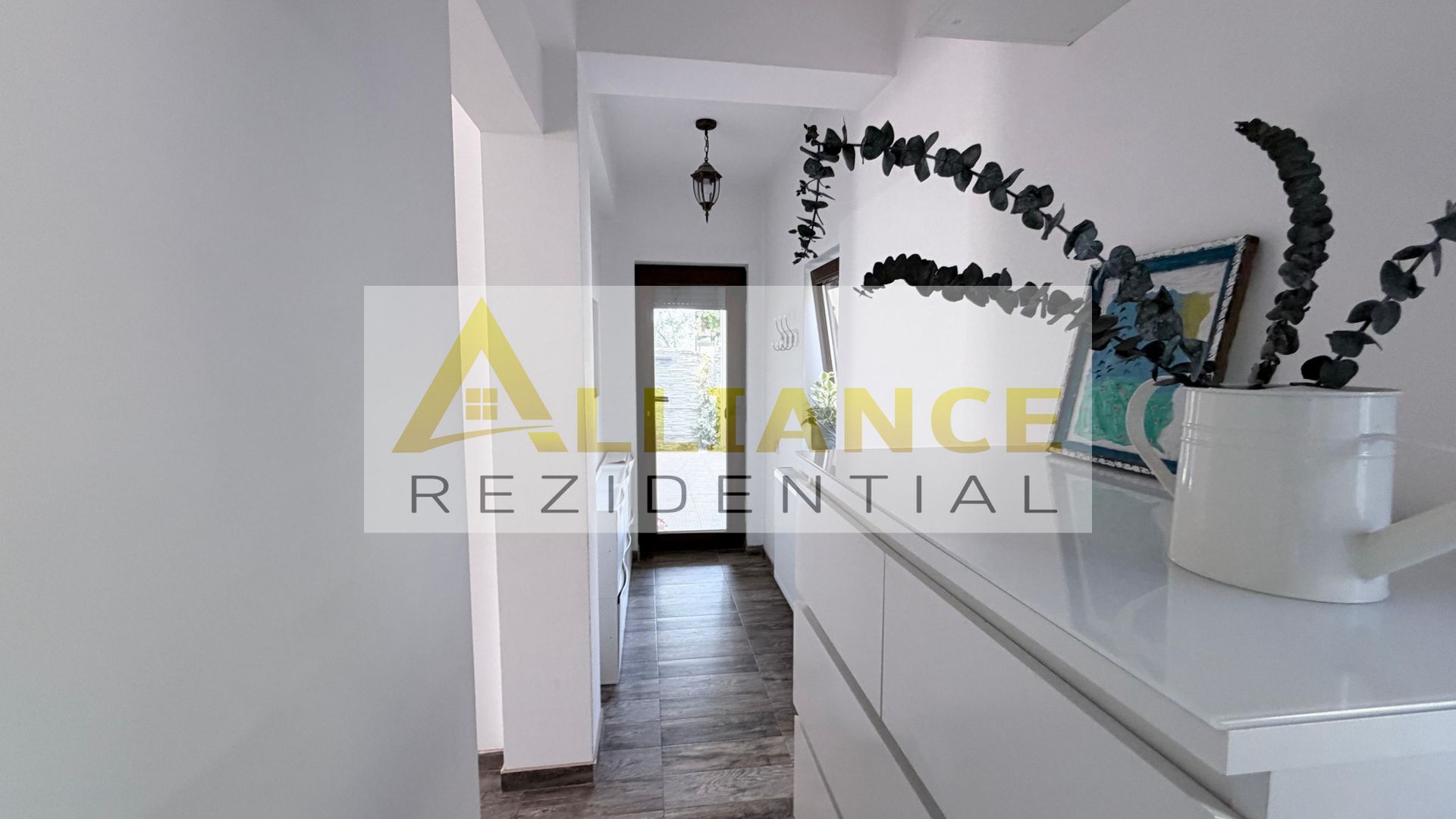 Casa Individuala - 4 camere - 2 bai - 326 mp teren - Poză 9