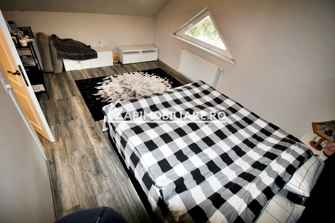 Casa D-P-E, 5 camere 200 mp,1.000 mp teren, garaj, semineu - Poză 24