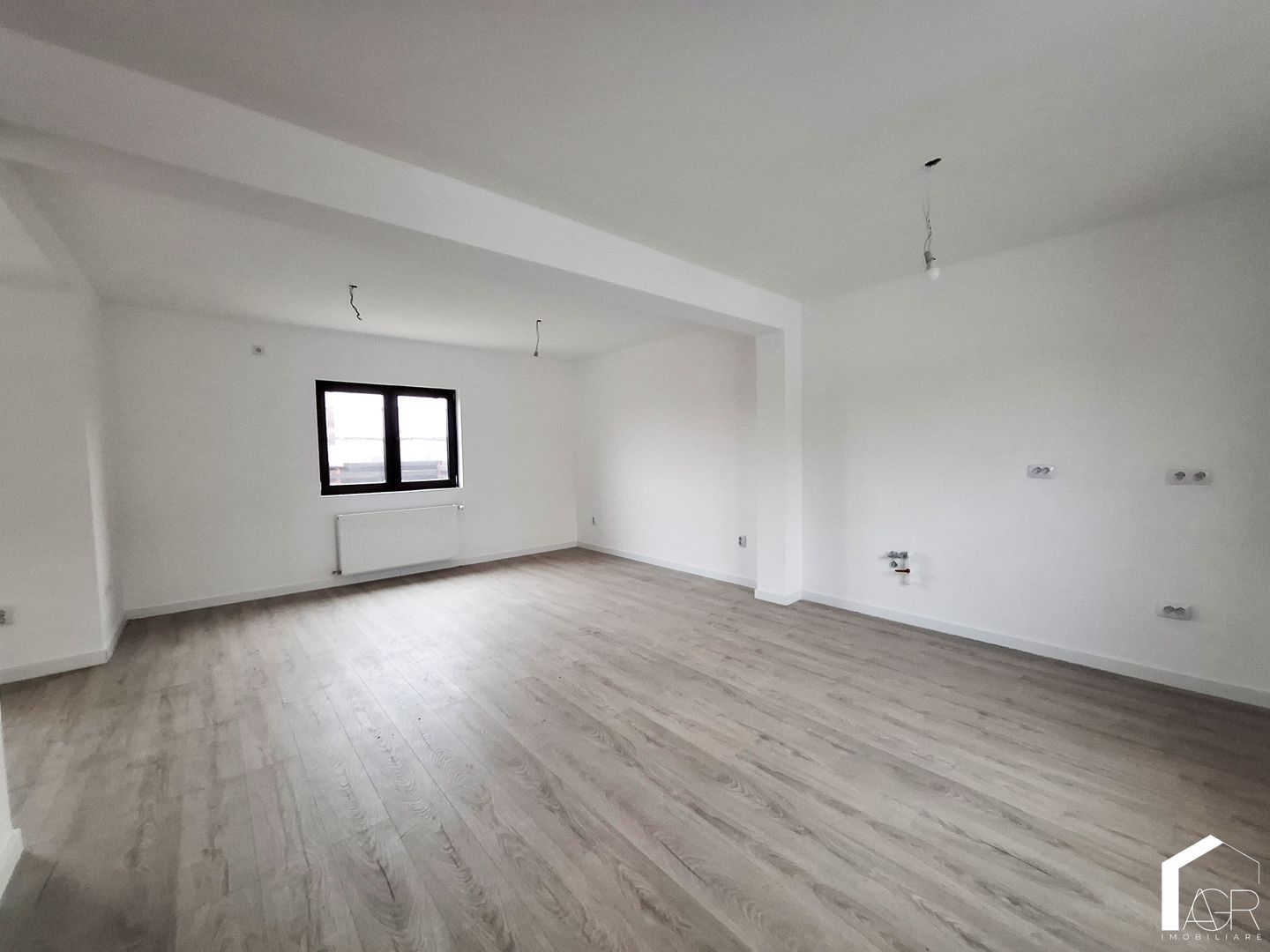 Casa P+1E+M, cu 5 camere, zona Rudului - Poză 4