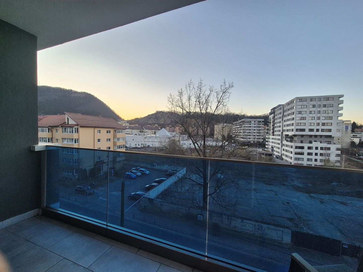 Exclusivitate -Apartament în bloc nou, Intrare Răcădău, cu priveliște spre Tâmpa - Poză 12