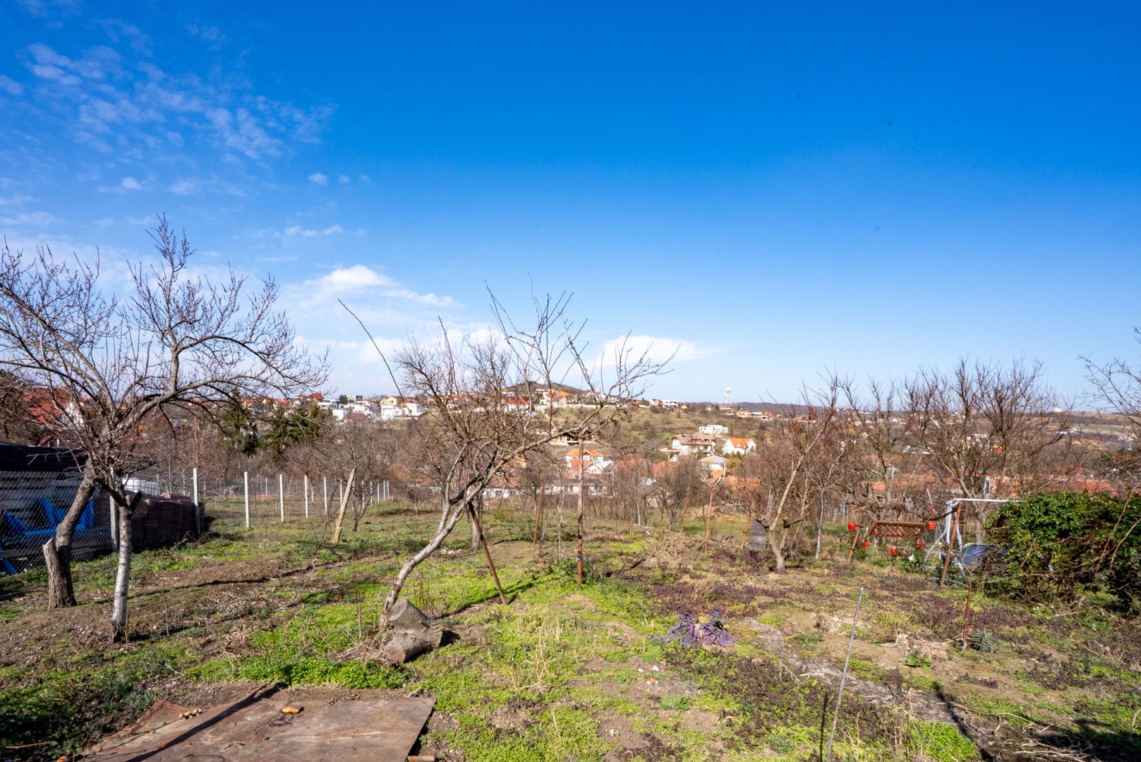 Casa de vanzare cu 2 camere si teren 1068 mp zona Renașterii - Poză 3