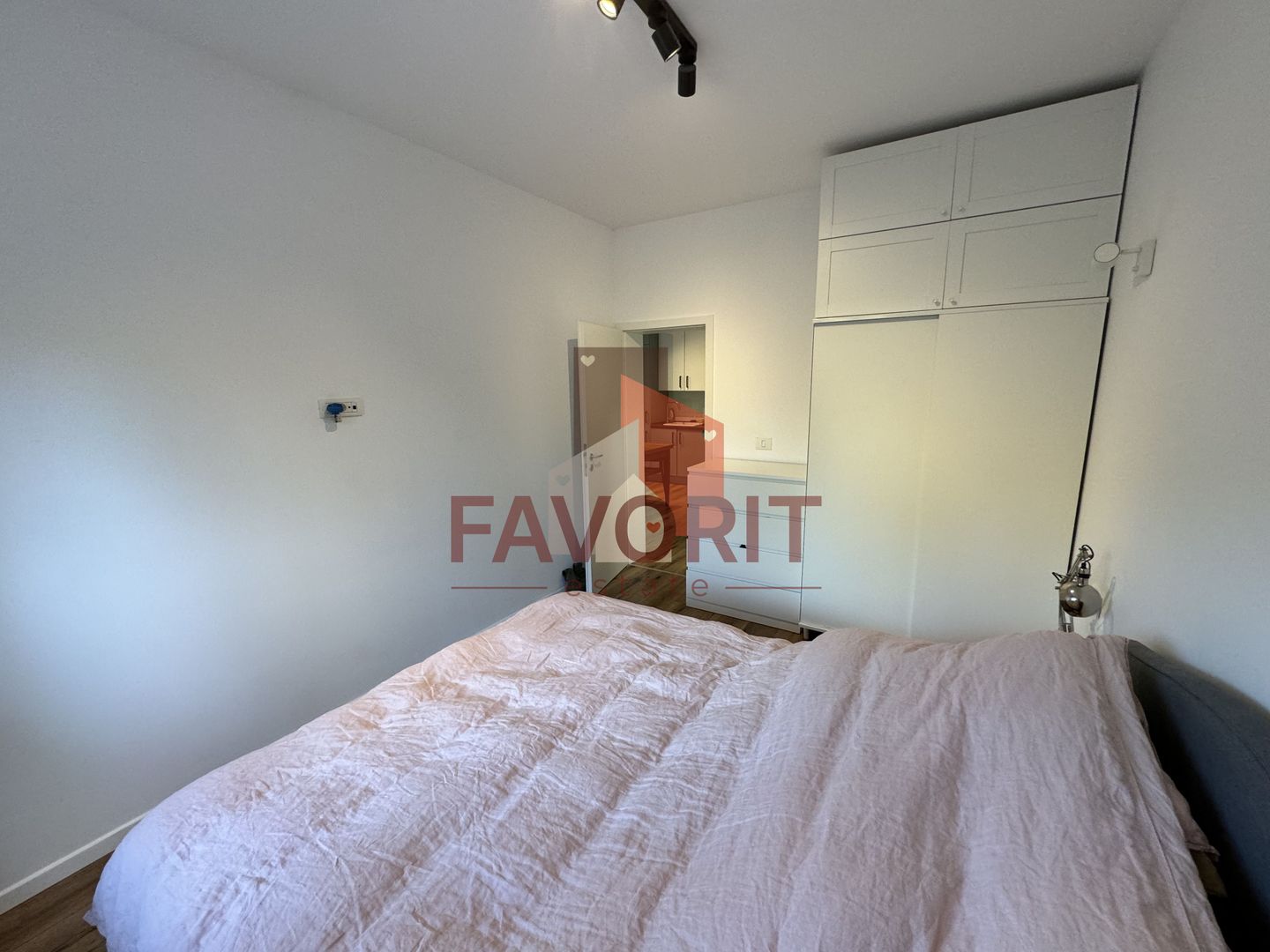 Gradina proprie. Mobilat si utilat. 3 locuri de parcare. Timisoara Aradului - Poză 11