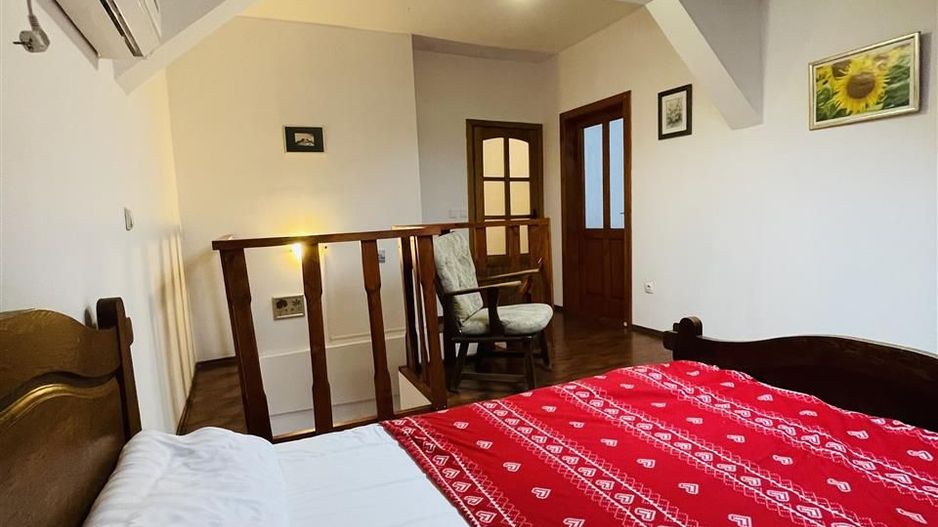 Casa Ultracentral 3 camere Oradea - Poză 2