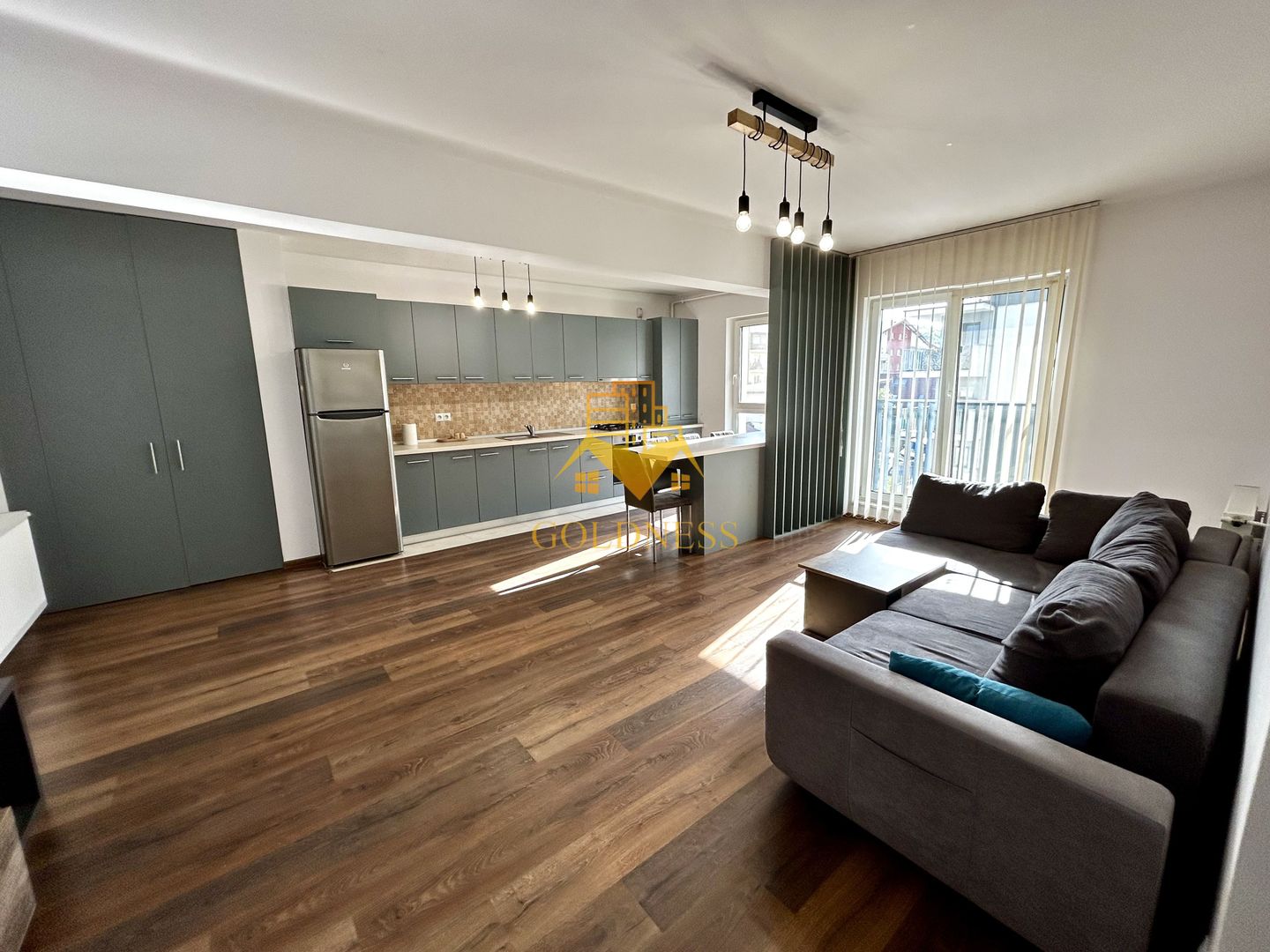 2 camere open space, Storia Cucina, Parcare, Zona Eroilor, Floresti - Poză 1