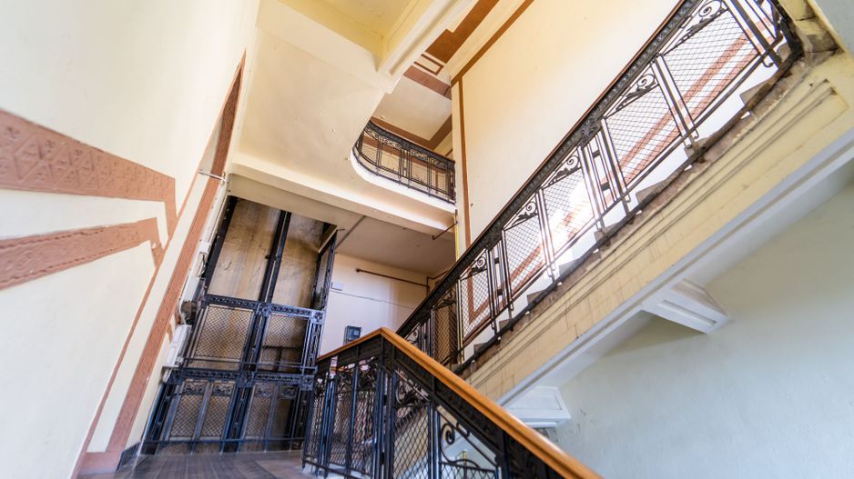 Apartament în Palatul Bohuș, lângă Teatrul de Stat. - Poză 7