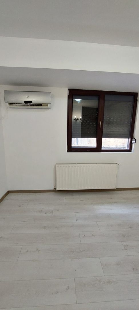 Închiriez apartament  2 camere- Piata Unirii, parțial mobilat - Poză 3