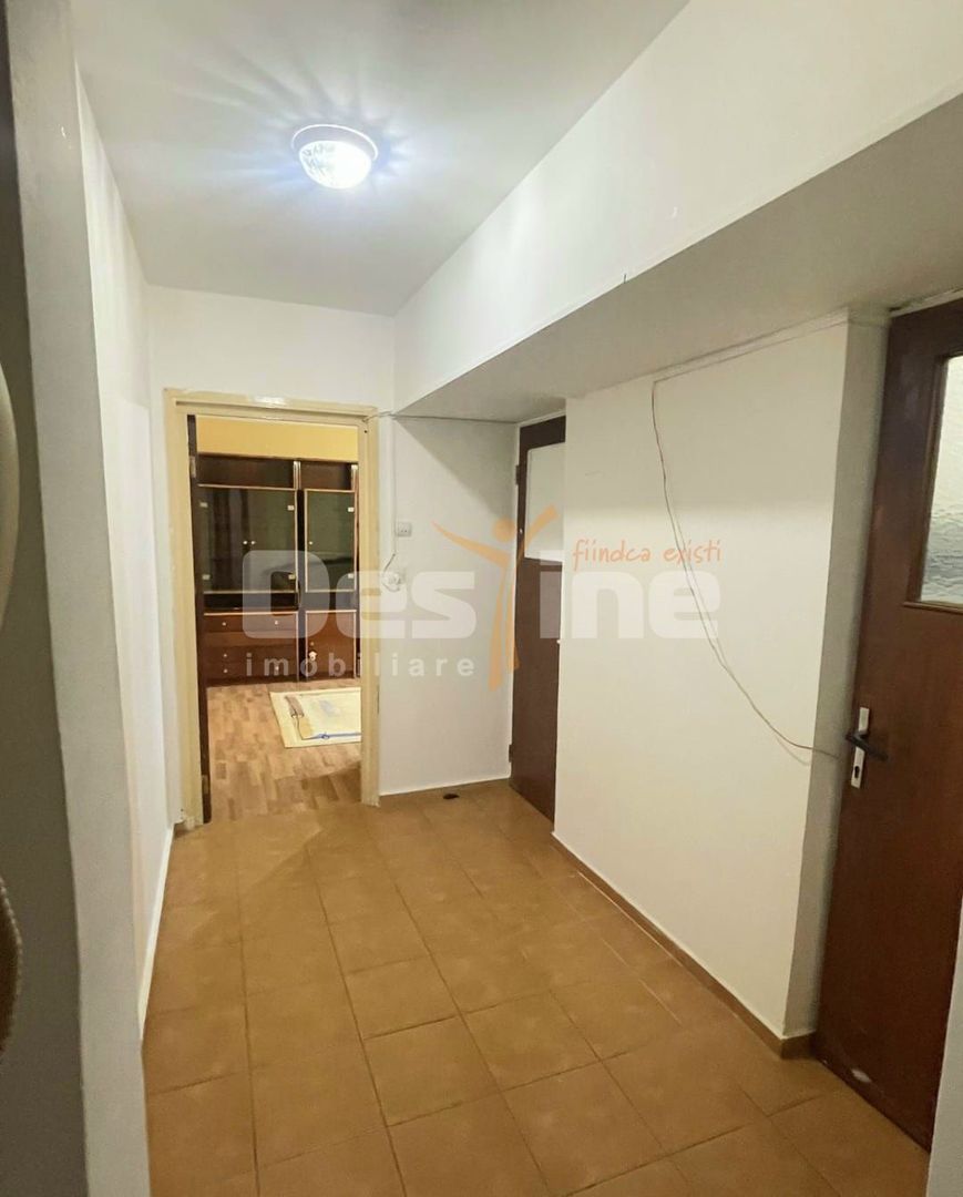 De vânzare apartament cu 3 camere- zona Tomis Nord - Poză 2