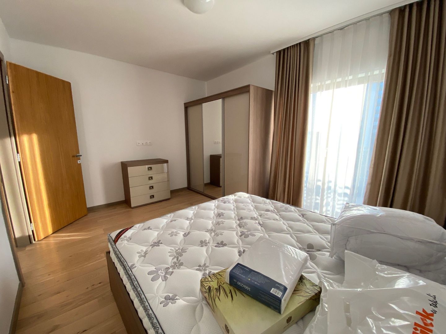 Apartament bloc nou 3 camere - parcare subterana - Poză 11