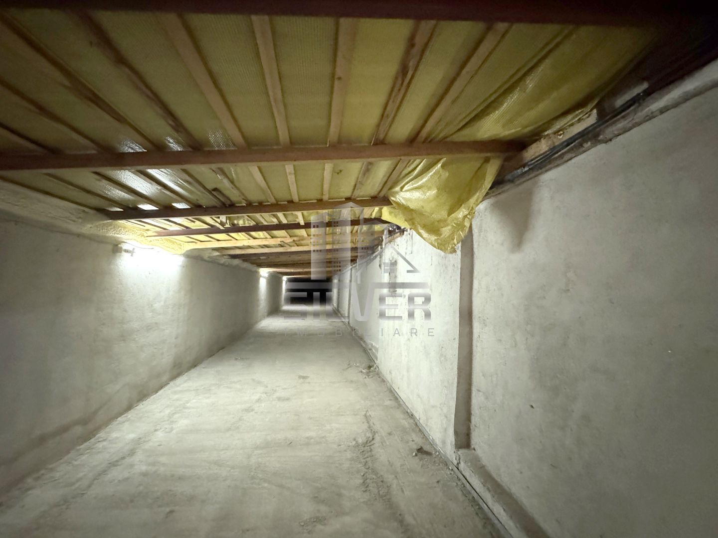 Spatiu industrial cu 4 hale/Teren 9300 mp/SU.7800 mp. - Poză 7