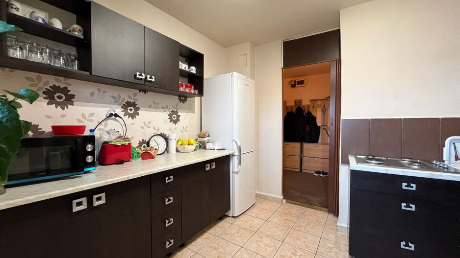 Apartament cu 3 camere de vanzare in zona Rogerius, Oradea - Poză 11