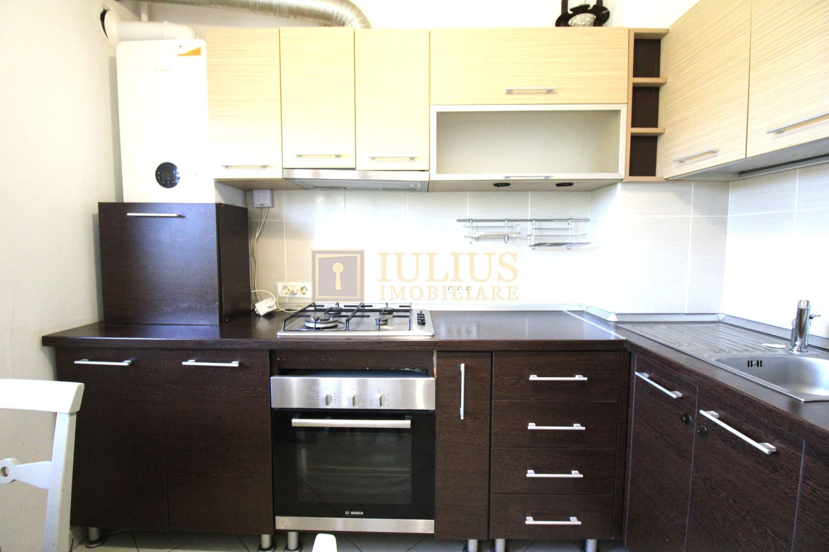 Apartament cu 3 camere in Aradului, 2 locuri de parcare - Poză 12