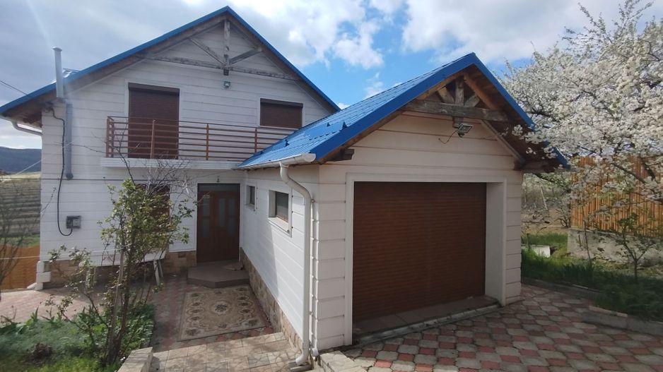 Casă generoasă cu 2 Nivele și confort modern – 10 Ari, Băcioi (sat Frumușica) - Poză 2