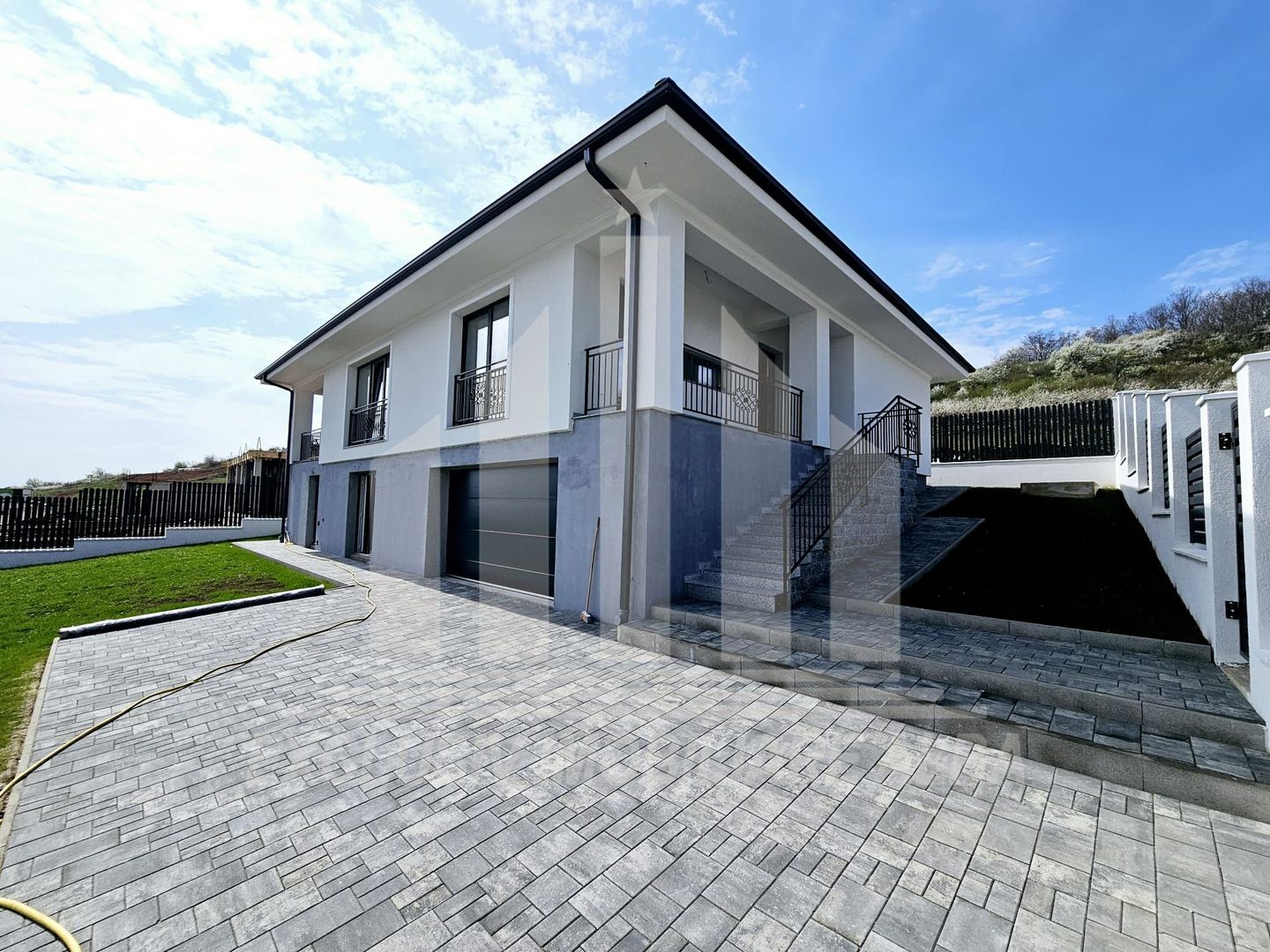 Casa individuala | 200 mp | 600 mp teren | Panorama deosebita | Cetate - Poză 1