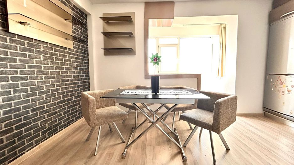 Apartament cu 3 camere decomandat cu panorama - Poză 1